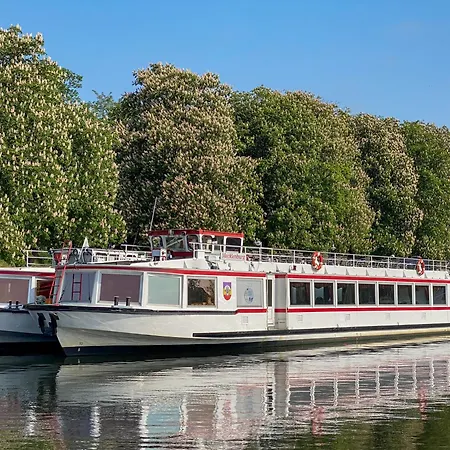 Wiesengefluester S1 - Mit Sauna, Kamin Und Workation An Der Mueritz Hébergement de vacances