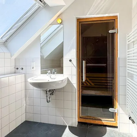 Wiesengefluester S1 - Mit Sauna, Kamin Und Workation An Der Mueritz